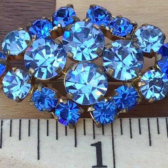 Dazzling Blue Vintage Brooch Pin - Picture 8 of 9